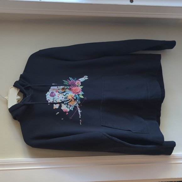 Tops - Floral Graphic Black Alaska Hoodie Size Medium